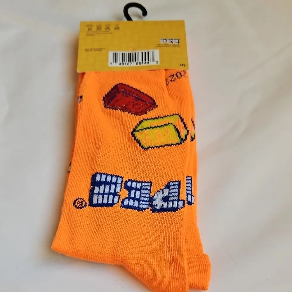 PEZ Mens Graphic Crew Socks 6-12 NWT